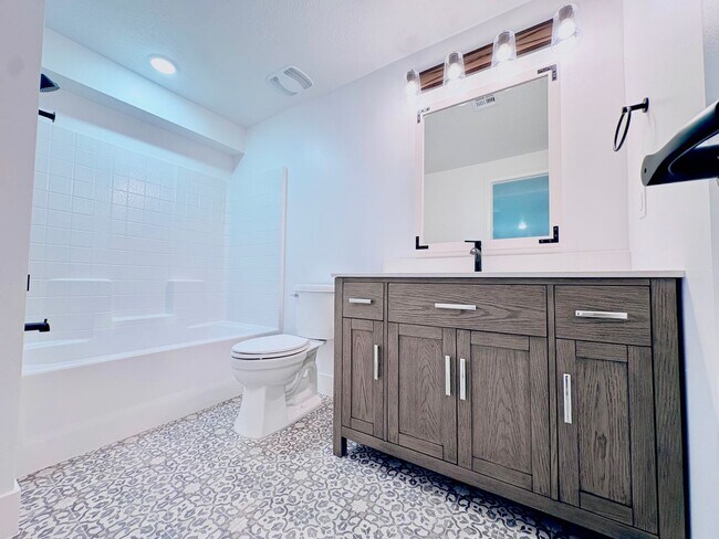 Building Photo - FREE: WiFi, Lawn care and Water softener!!