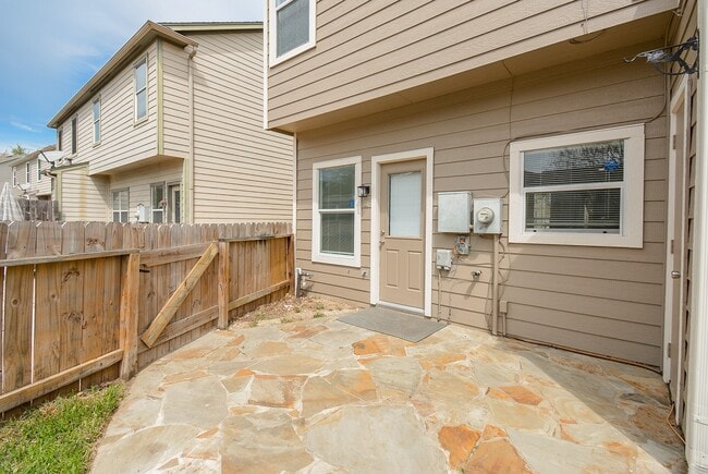 Building Photo - 29725 Sullivan Oaks Dr