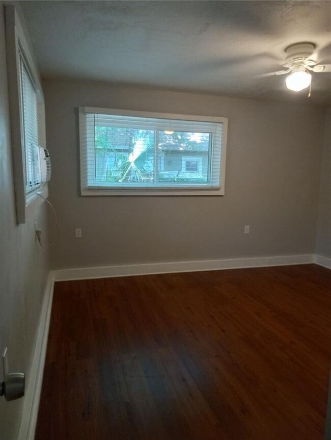 Building Photo - Fully Remodeled 1 bath Washer /Dryer