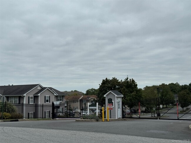 Building Photo - 100 Hillside Dr