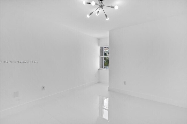 Building Photo - 6644 NW 107th Pl