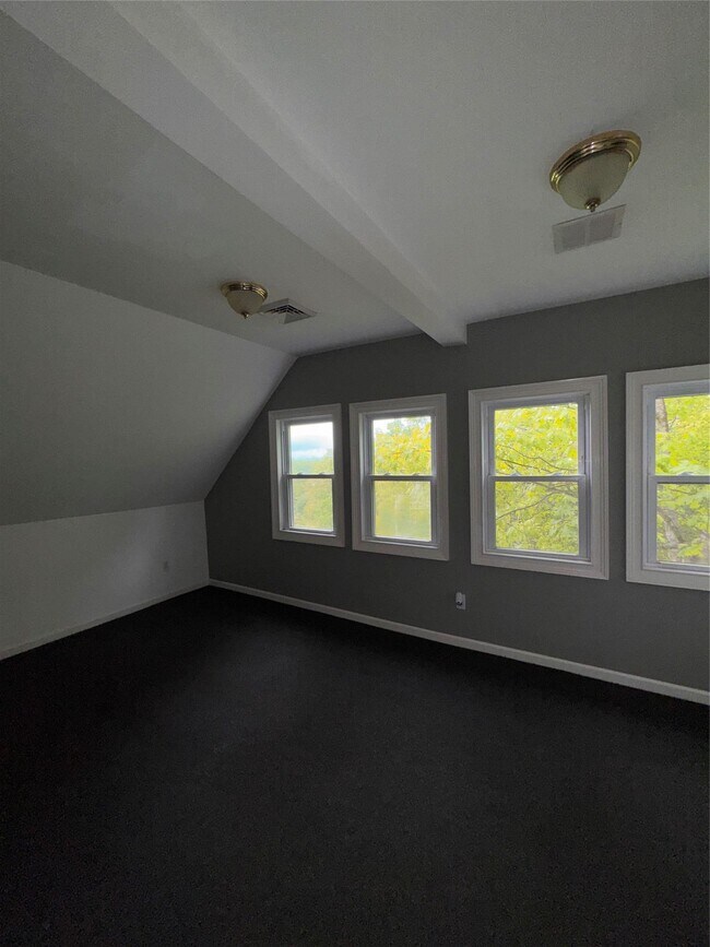Building Photo - 955 NY-52