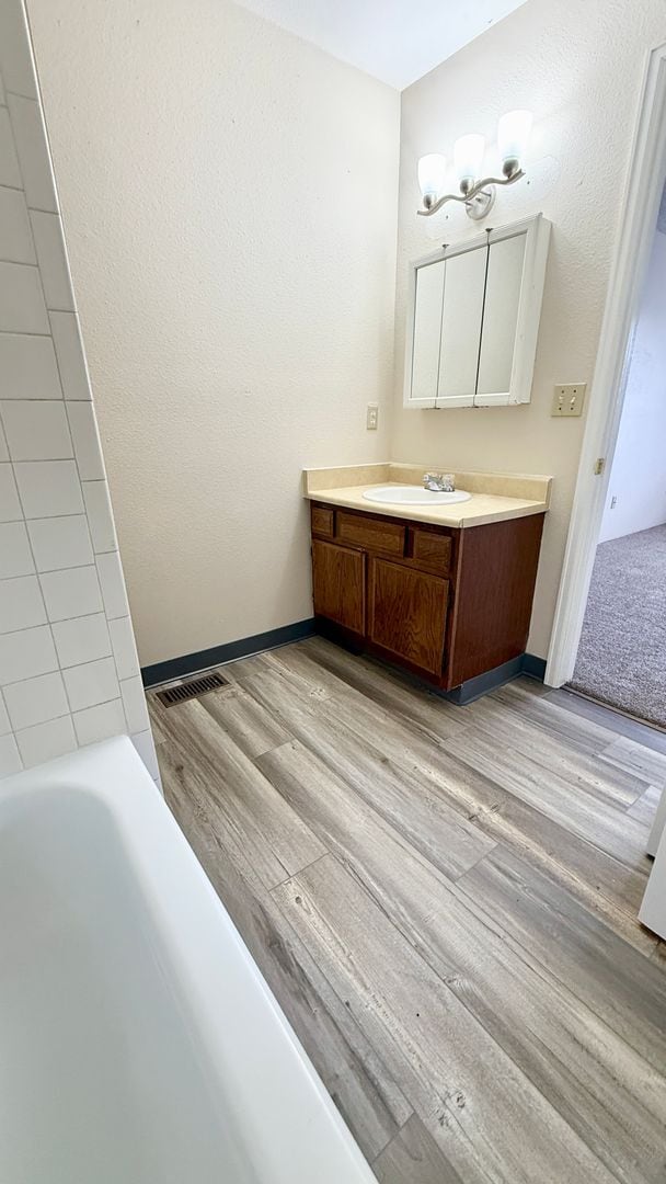 Building Photo - Updated Two Bed Townhome