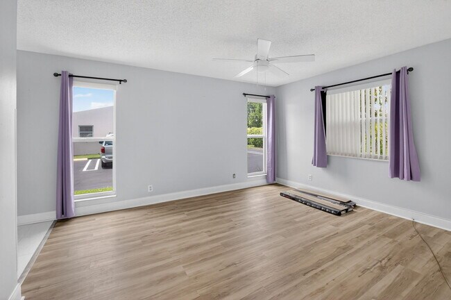 Building Photo - 2401 Del-Aire Blvd