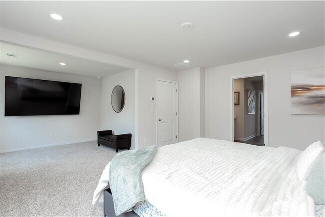 Building Photo - 607 Runnel Dr