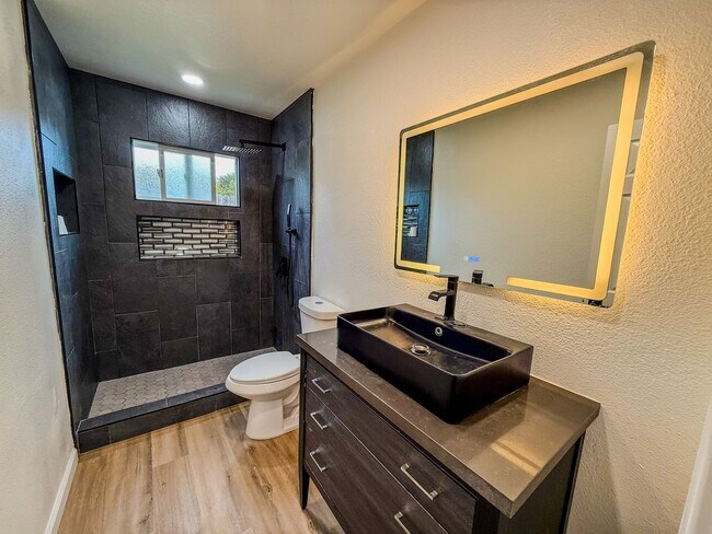 Building Photo - Beautifully remodeled home in imperial Beach