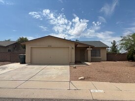 Building Photo - 9940 E Gray Hawk Dr