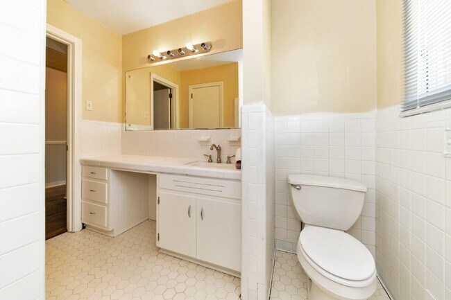 Building Photo - Available Now! Updated 3BR/2BA with Luxuri...