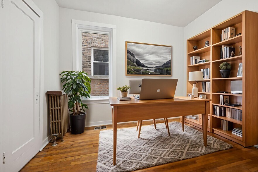 Building Photo - 2627 W Rice St