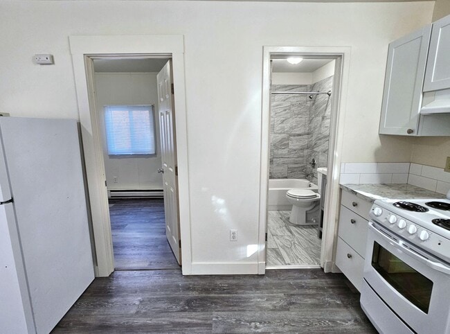 Building Photo - *360 TOUR AVAILABLE* Newly Remodeled House...