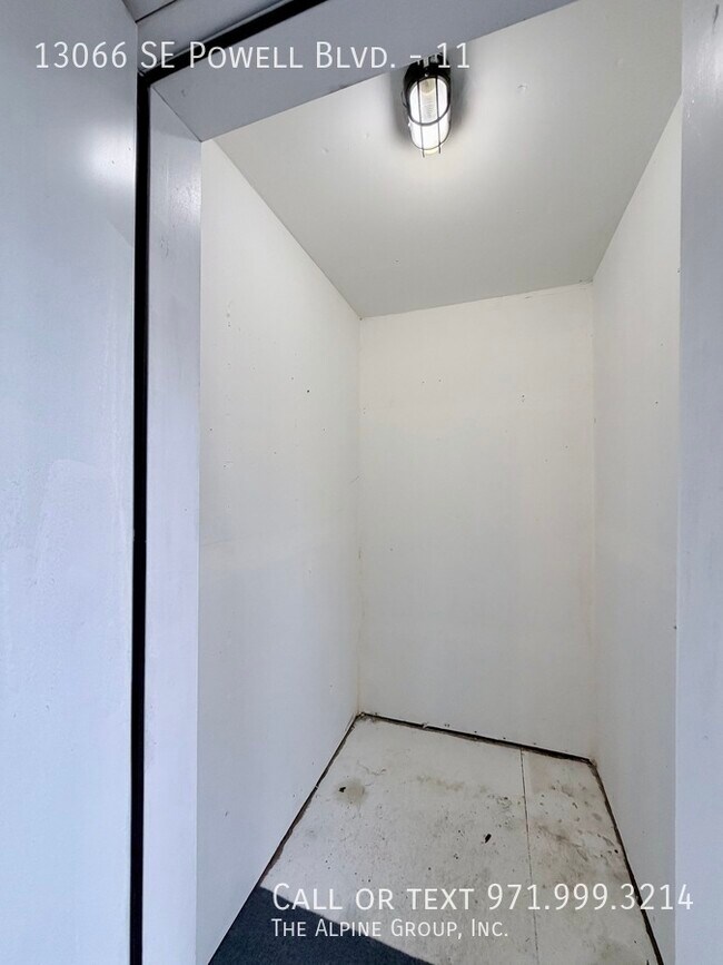 Building Photo - 13066 SE Powell Blvd