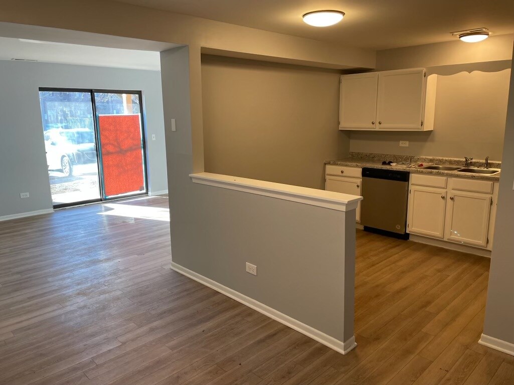 Building Photo - 2252 Abbeywood Dr