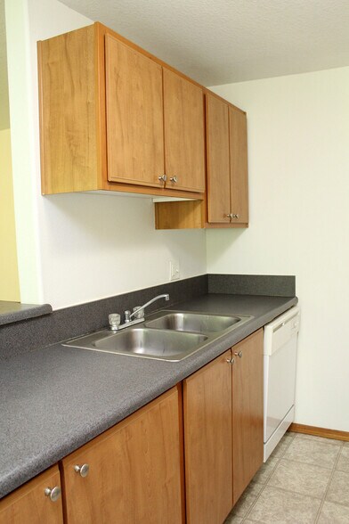 Building Photo - 683 NE 162nd Ave