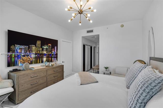 Building Photo - 900 Biscayne