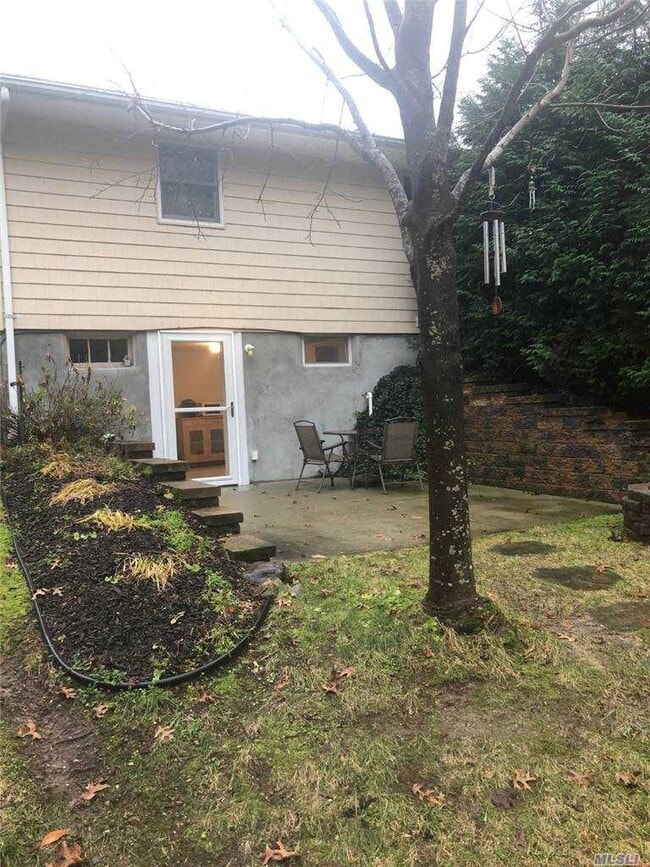 Primary Photo - 11 Oakwood Dr