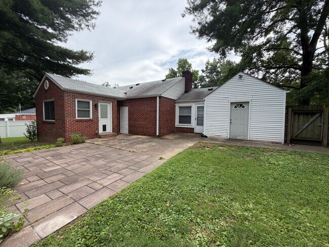 Building Photo - 421 Cannonbury Dr