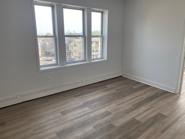 Building Photo - 93 Fairview Ave