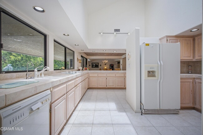 Building Photo - 31 Alviso Dr