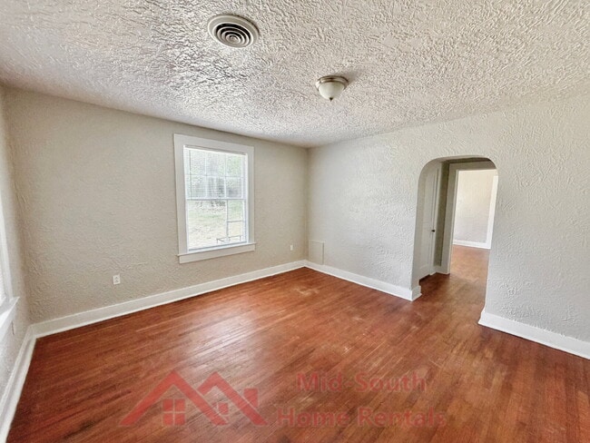 Building Photo - 1379 Ferguson Rd