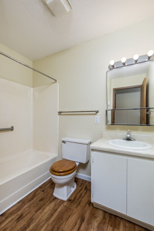 Building Photo - Orange Blossom Apartments