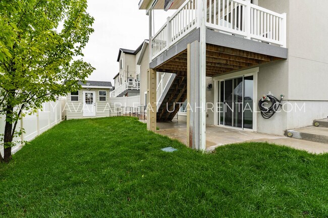 Building Photo - 4143 N Fairfield Dr