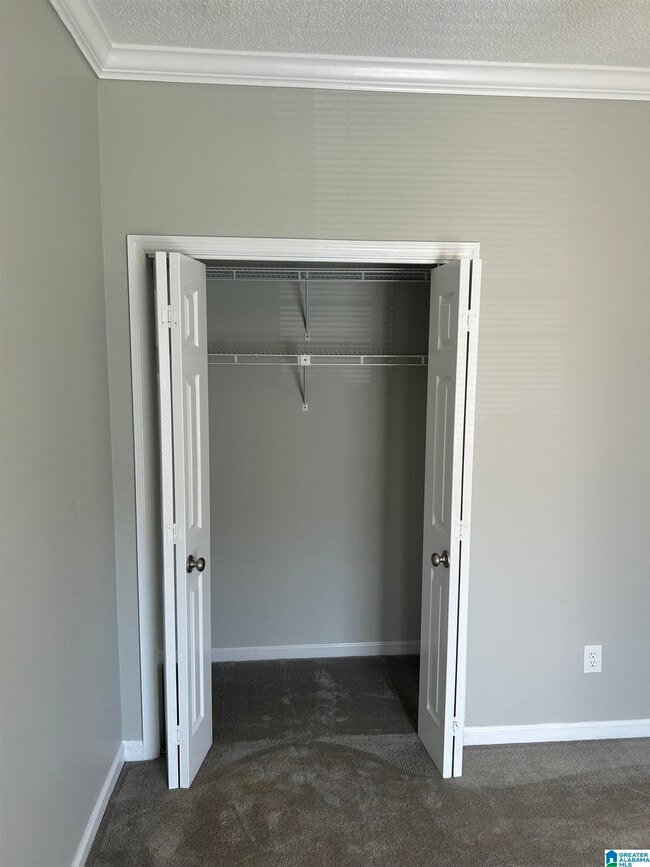 Building Photo - 2212 Ascot Ln