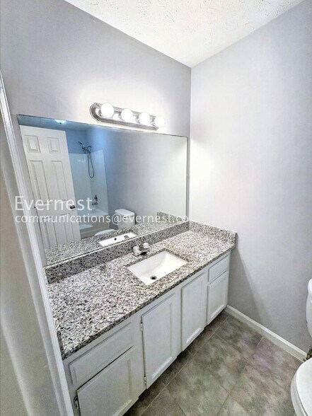 Building Photo - 1942 Cornell Way