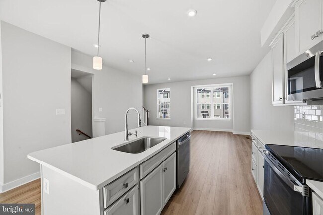 Building Photo - 6920 Braxton Spgs Wy