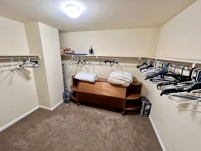 Building Photo - SOUTHERN HIGHLANDS! 3BD/2.5BA FURNISHED!