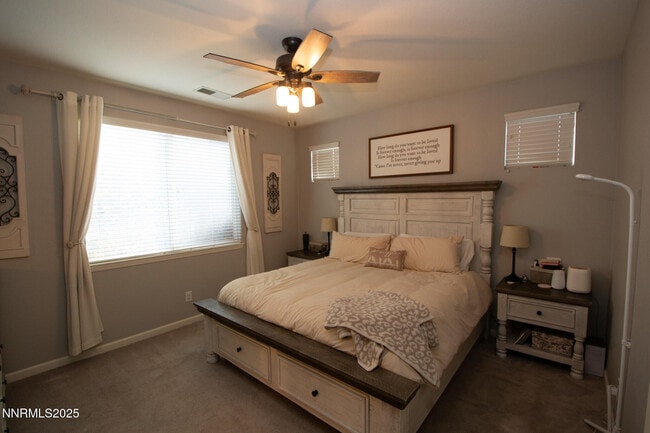 Building Photo - 1056 Crown View Dr