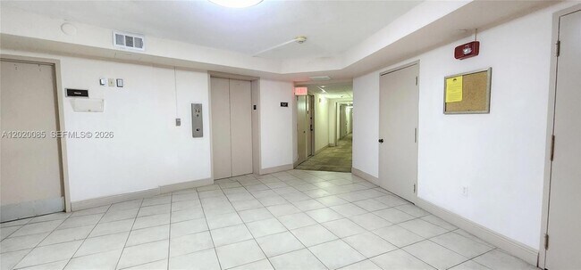 Building Photo - 1200 NE Miami Gardens Dr