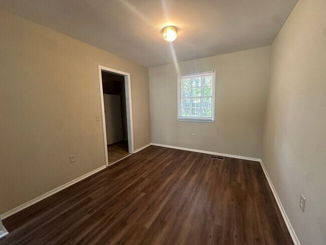 Building Photo - 705 Buena Vista Dr