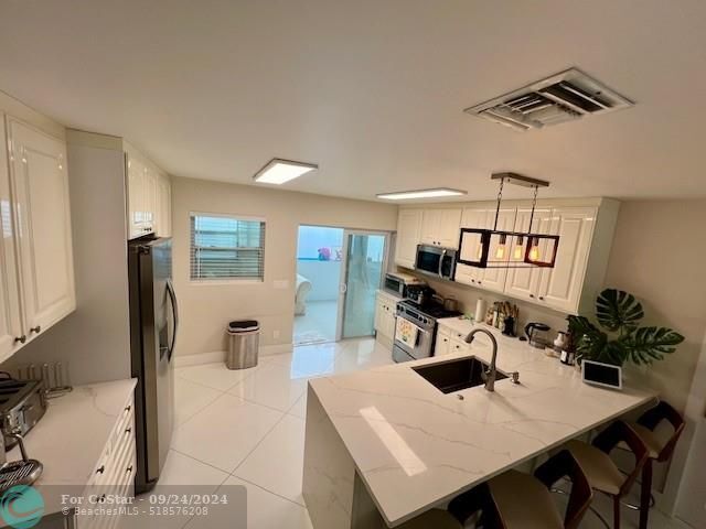 Building Photo - 327 Lancaster St