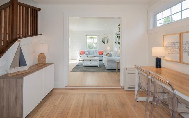 Building Photo - 122 Ruggles Ave
