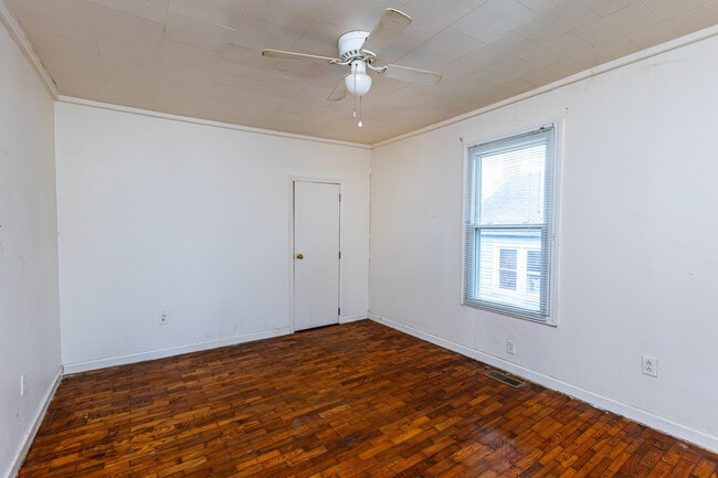 Building Photo - 212 Montgomery Ave