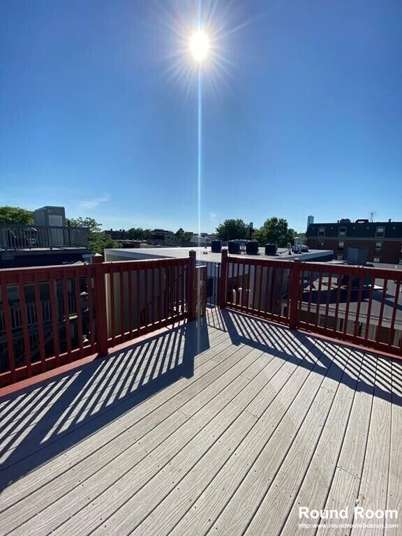 Building Photo - 261 W 2nd St