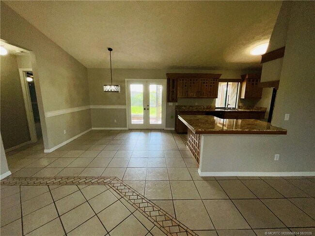 Building Photo - 1634 SW Gemini Ln