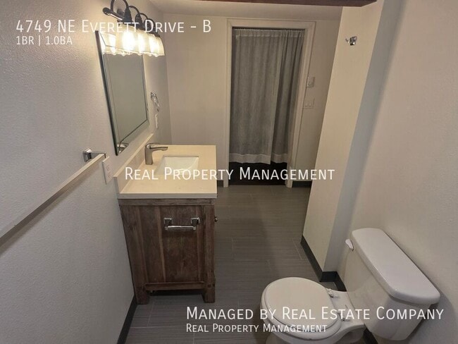 Building Photo - 4749 NE Everett Dr