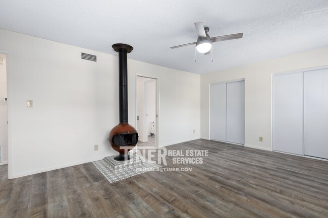 Primary Photo - 10799 Coloma Rd