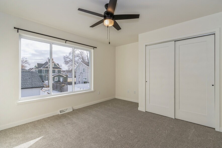 Building Photo - 415 C Ave NW