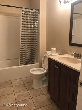 Building Photo - 421 N Chauncey Ave