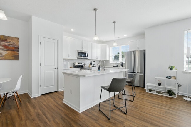 Building Photo - 1728 Vankar Dr