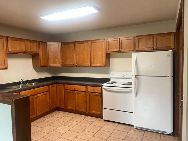 Building Photo - 425 8th Ave NE