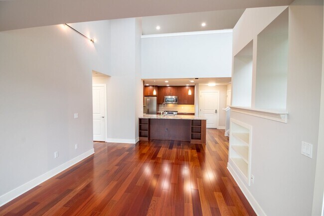Building Photo - 2Bd/2Ba Mercer Island Condo