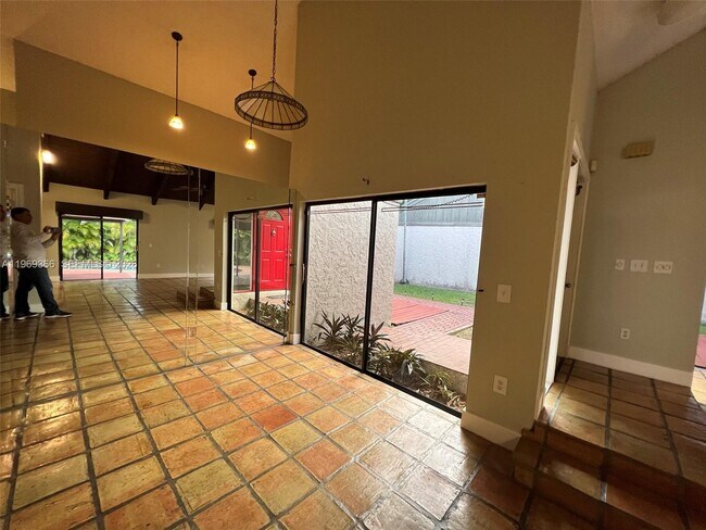 Building Photo - 7512 SW 95th Pl