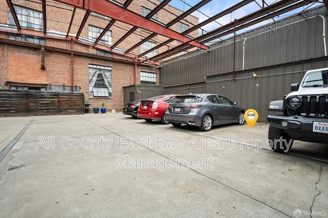 Building Photo - 1018 4th Ave