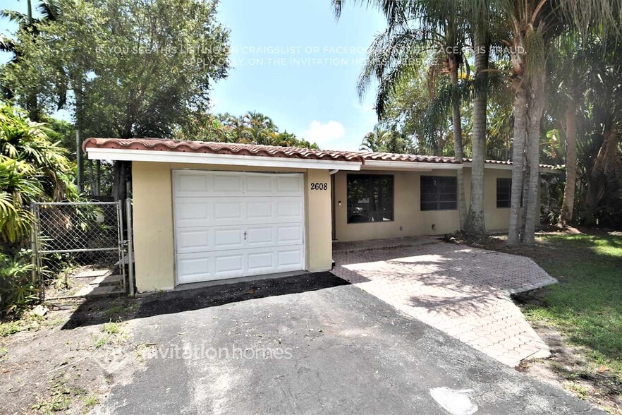 Primary Photo - 2608 SW 34th Ave