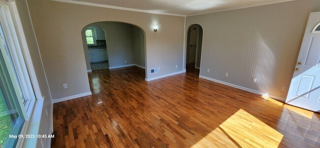 Building Photo - Beautiful updated home in desirable Perry, KS