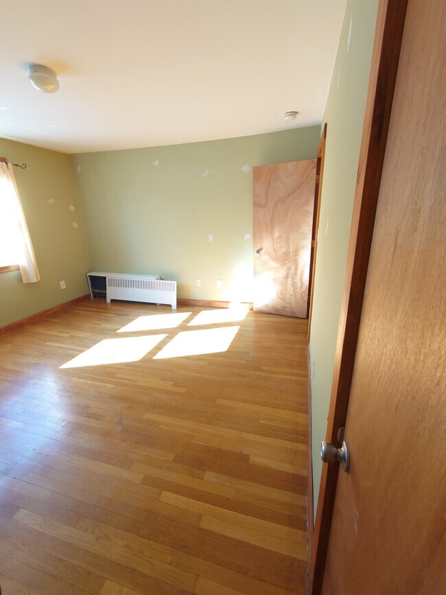 Bedroom 2 - 53 Dean St