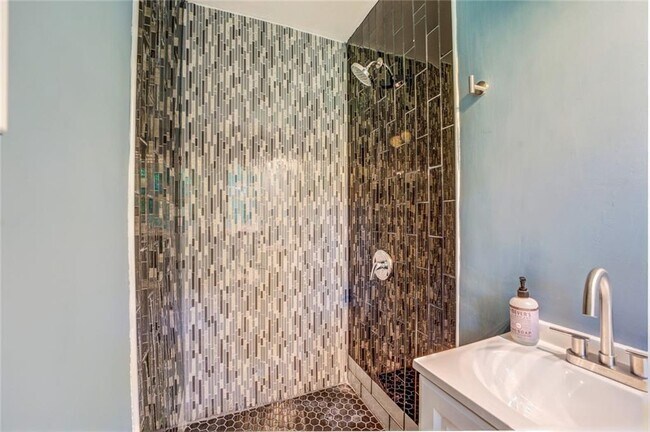 Building Photo - 1288 Elva Dr SW